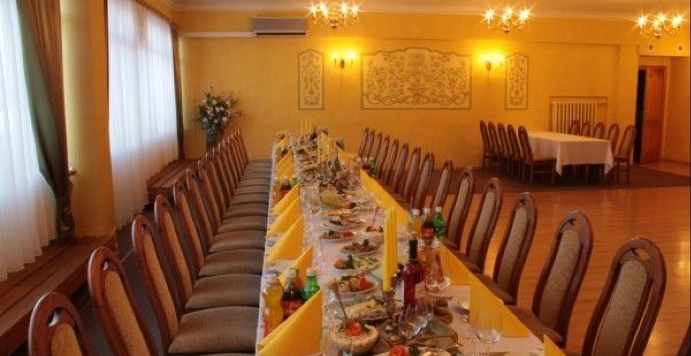 Restauracja Dąbrówka - zdjęcie 1 