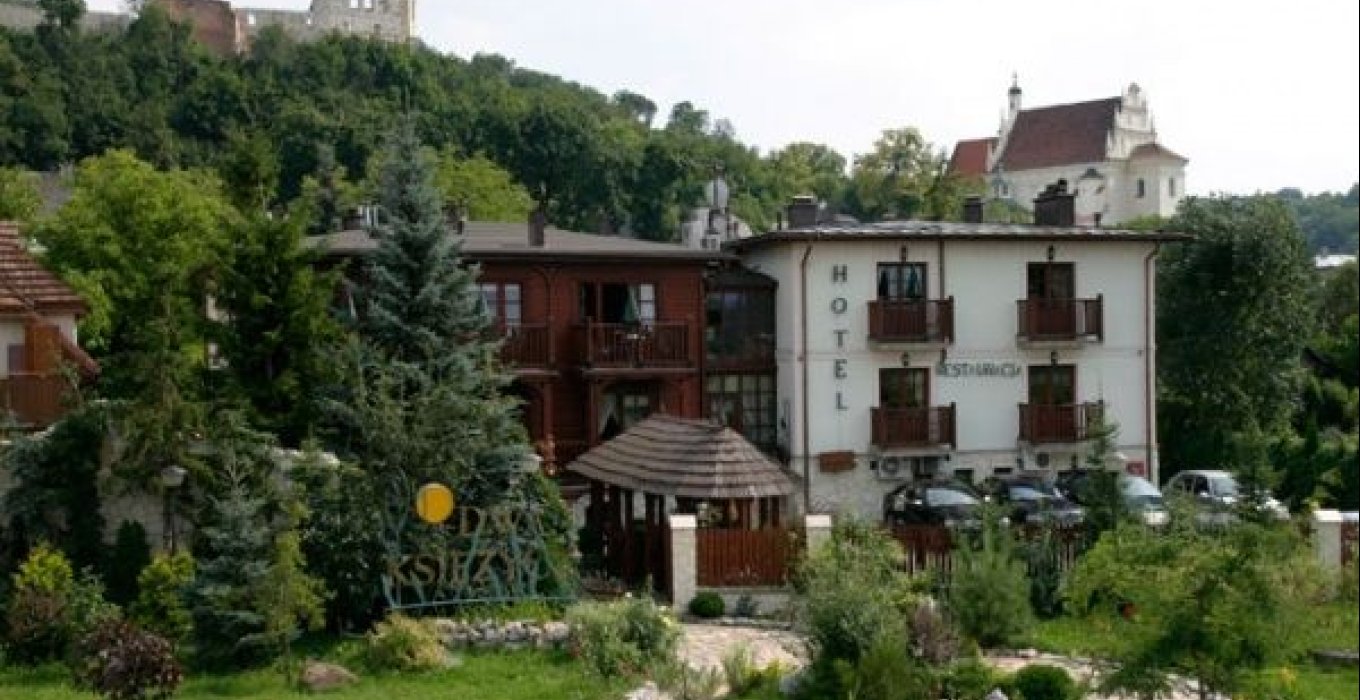 Hotel Restauracja Dwa Księżyce - zdjęcie 1 