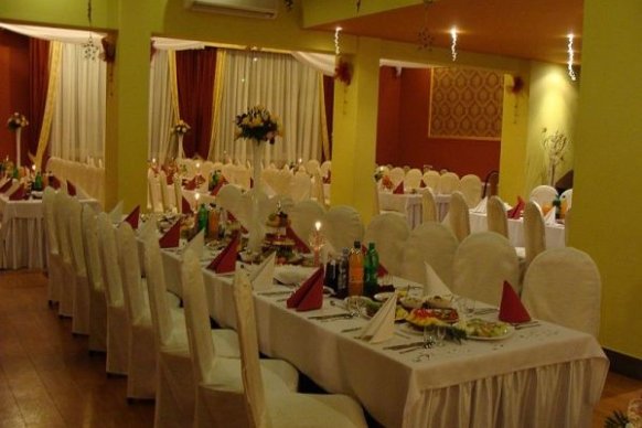 Ośrodek Szkoleniowo - Wypocznykowy Karolinka - sale weselne Dębowa Kłoda 