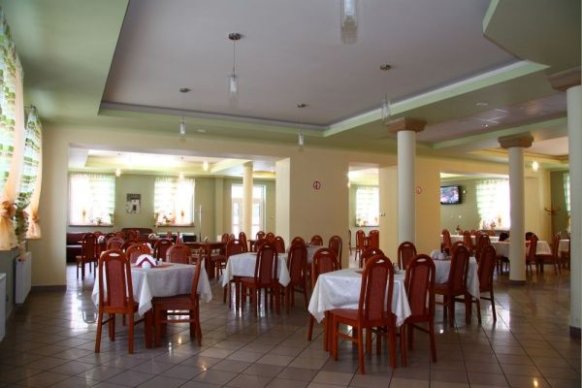 Zajazd Podzamcze - sale weselne Fałków 