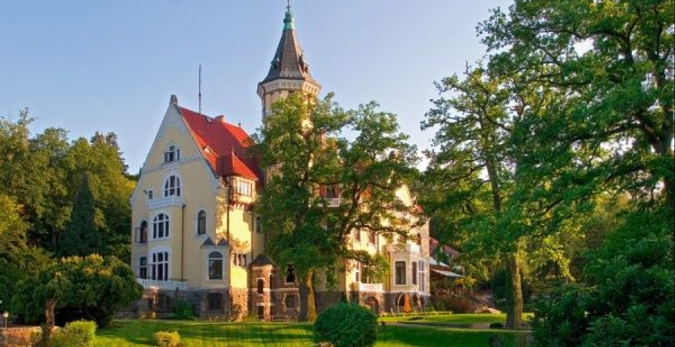 Hotel Bursztynowy Pałac - zdjęcie 1 