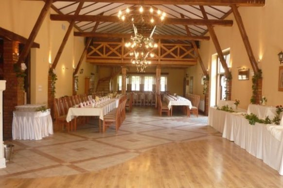 W Stodole - sale weselne Boruja 