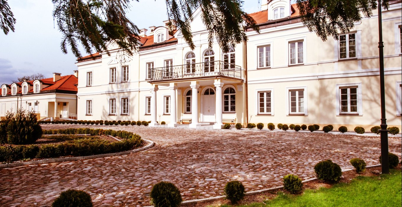 Hotel Sobienie Królewskie Golf & Country Club - zdjęcie 1 