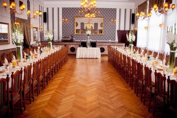 Różowy Kontrabas - sale weselne Kielce 