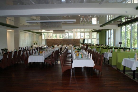 Hotel Uroczysko - sale weselne Cedzyna 