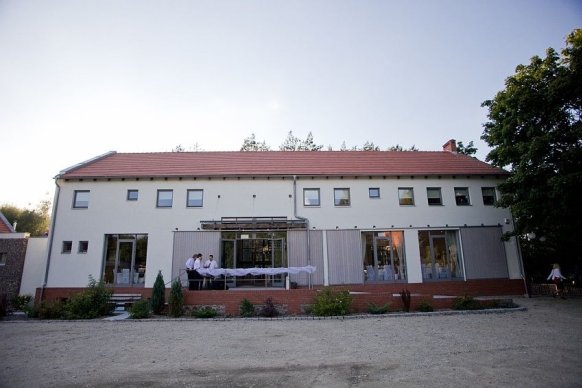 Novel House - sale weselne Murowana Goślina 