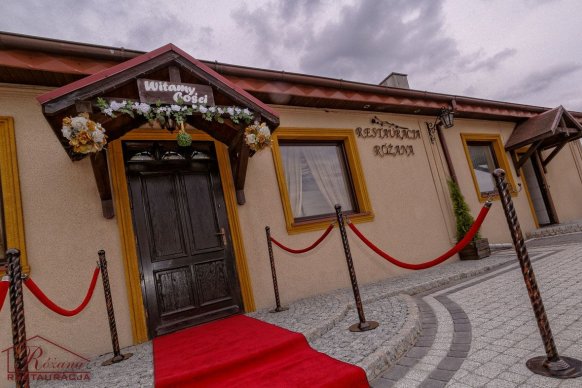 Różana Restauracja - sale weselne Trzcinica 