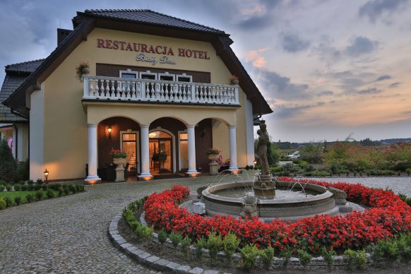 Biały Dom  - sale weselne Paniówki 