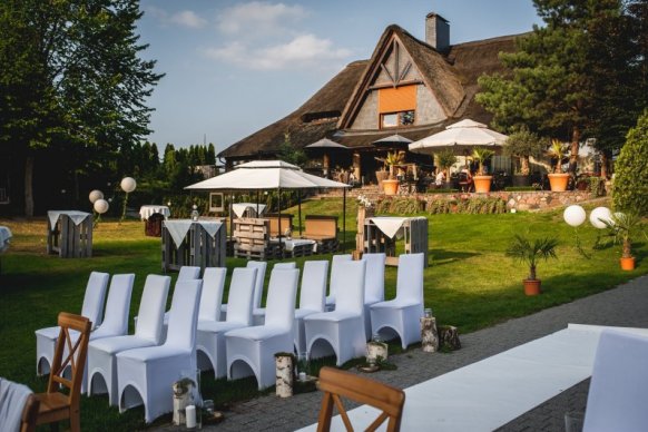 Dom Wypoczynkowy „Pod Strzechą” w Giewartowie - sale weselne Giewartów 