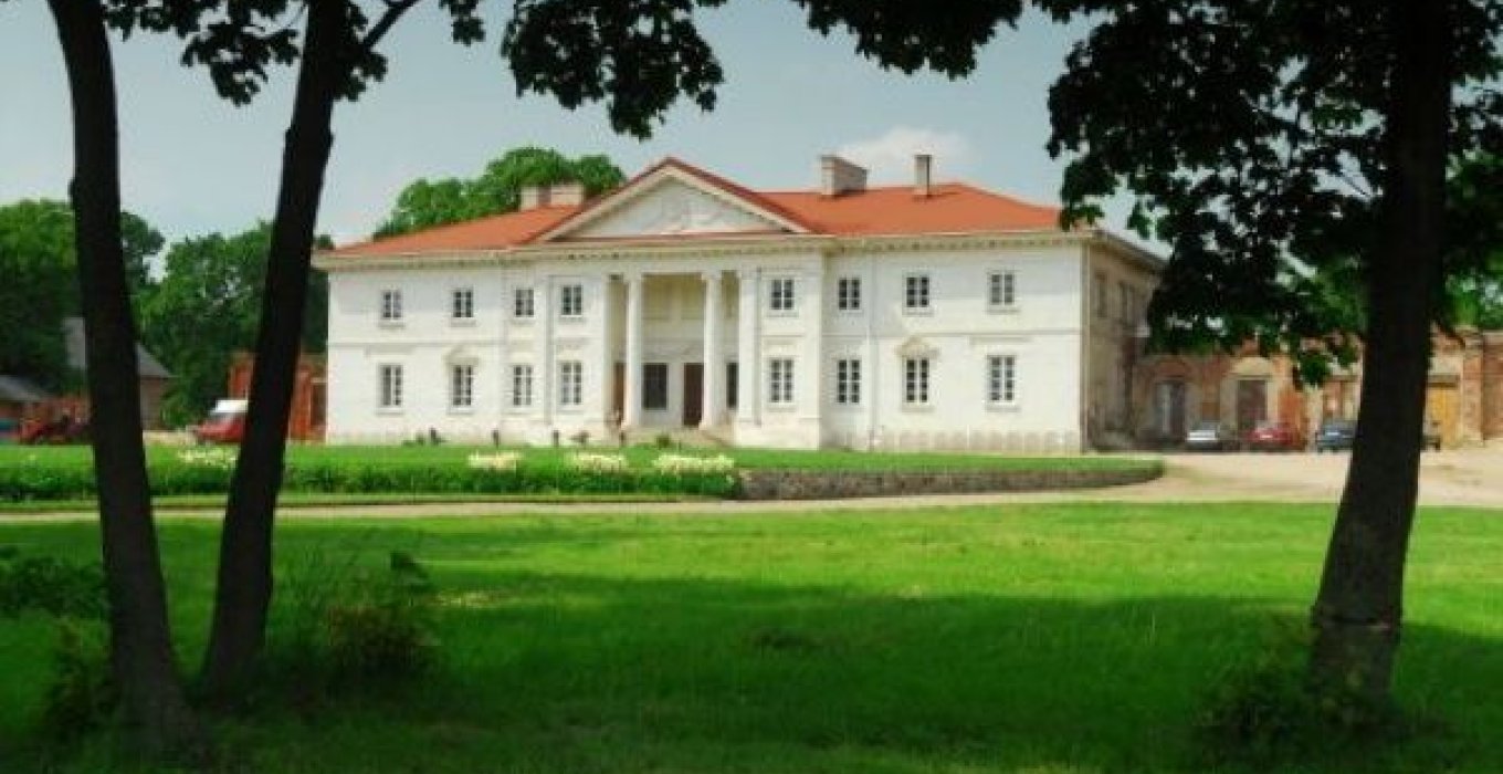 Pałac w Korczewie - zdjęcie 1 